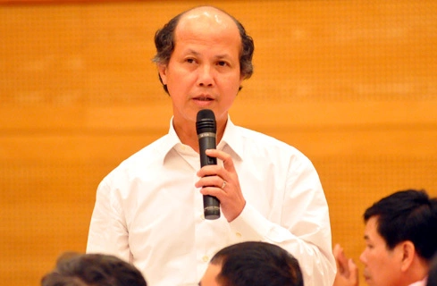 Thứ trưởng Nam cho rằng các doanh nghiệp cần tạm thời chịu đựng và cố gắng vượt qua khó khăn trong ngắn hạn. Ảnh: Nhật Minh