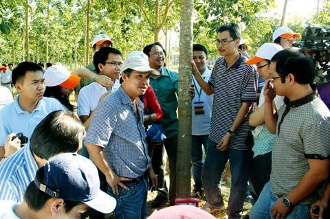 Bầu Đức và các nhà đầu tư bên cánh rừng cao su.