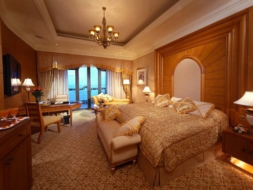 Phòng Kim cương với màn hình cảm ứng điều khiển đèn, điều hòa và các thiết bị giải trí. grandpalace6-1355208485_500x0.jpg