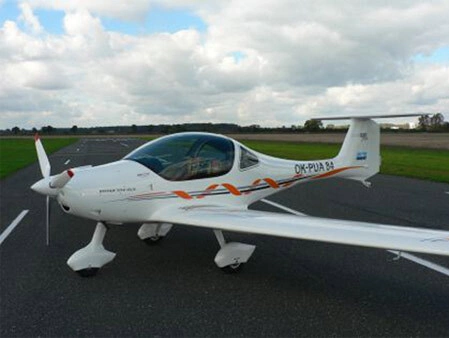 Một trong 2 mẫu máy bay siêu nhẹ đang được doanh nghiệp nhập về. Ảnh: Atecaircraft