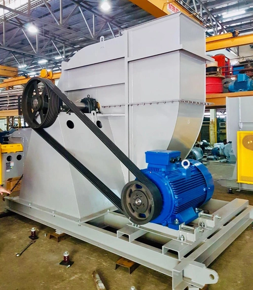 Động cơ điện Elektrim chính hãng được lắp đặt trong công trình quạt công nghiệp.