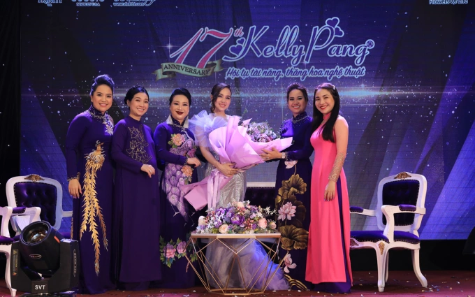 Đinh Ngọc Diệp cho biết ngưỡng mộ 5 chị em Kelly Pang khi nghe chia sẻ hành trình theo nghề nails của 5 chị em.
