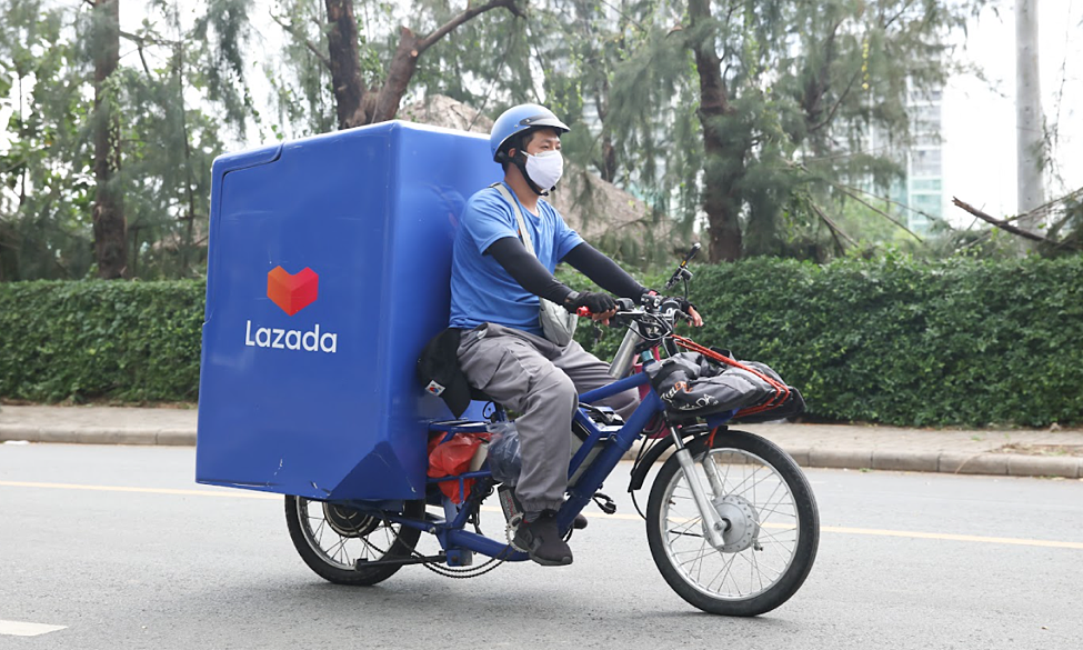 Shipper Lazada hoạt động lại sau chỉ thị mới tại TP HCM - VnExpress Kinh doanh
