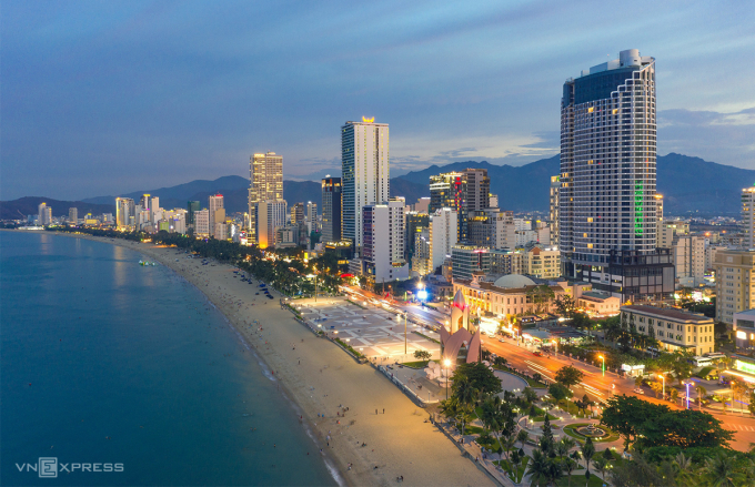 Thị trường bất động sản nghỉ dưỡng biển dọc theo đường Trần Phú, Nha Trang. Ảnh: Vương Mạnh Cường