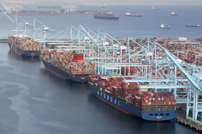 Cụm cảng Long Beach - Los Angeles tại California, Mỹ ngày 7/4/2021. Ảnh: Reuters