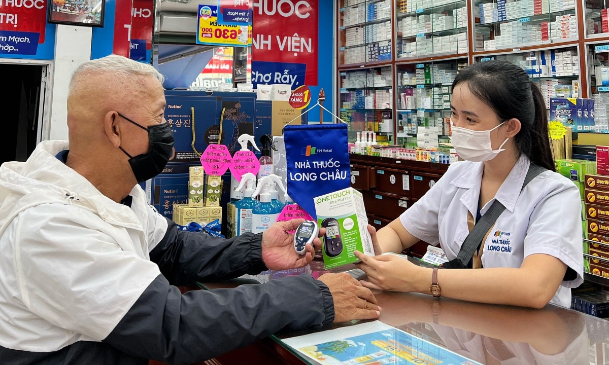 FPT Long Châu thu cũ đổi mới miễn phí 10.000 máy đo đường huyết