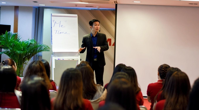 Một buổi khai vấn cho doanh nghiệp. Ảnh: LCV