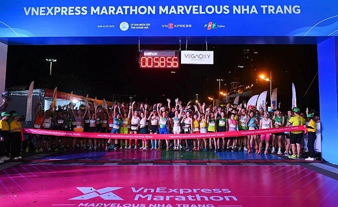 Giải chạy VnExpress Marathon Marvelous Nha Trang 2022 lần đầu tiên được tổ chức tại Nha Trang với sự tham gia của hàng nghìn vận động viên trong nước và quốc tế