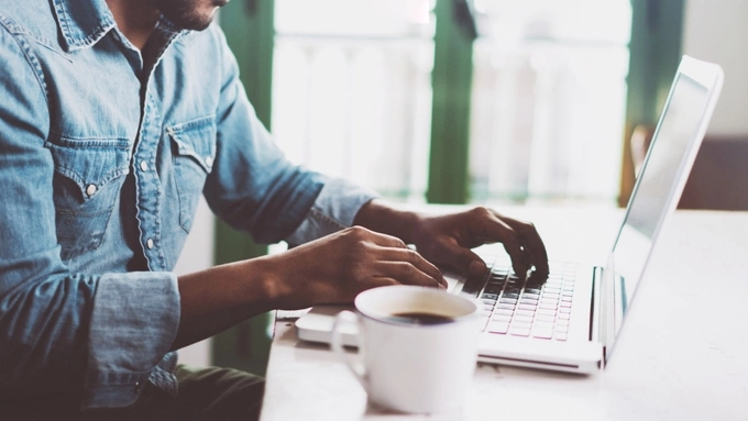 Nhà cung cấp nước ngoài có thể đăng nhập và kê khai thuế nộp thuế ở bất cứ nơi đâu. Ảnh:TechRadar