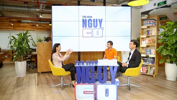 ông Nguyễn Phạm Vĩnh Khương và ông Nguyễn Quốc Khánh, đại diện FTI (trực thuộc FPT Telecom) sẽ cùng trò chuyện với người dẫn Thái Vân Linh