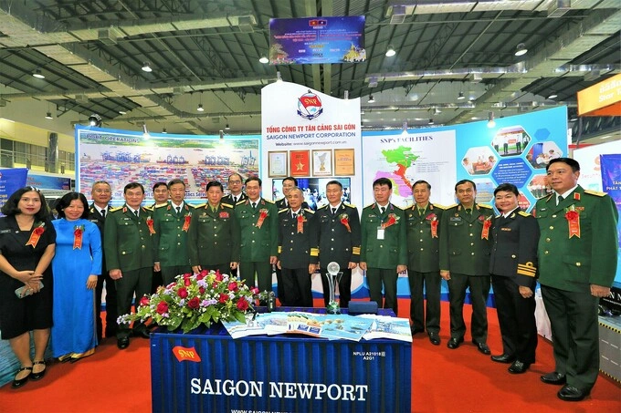 Gian hàng triển lãm TCSG tiếp đón Thứ trưởng Bộ Quốc Phòng hai nước Việt Nam, Lào. Ảnh: Tân Cảng Sài Gòn