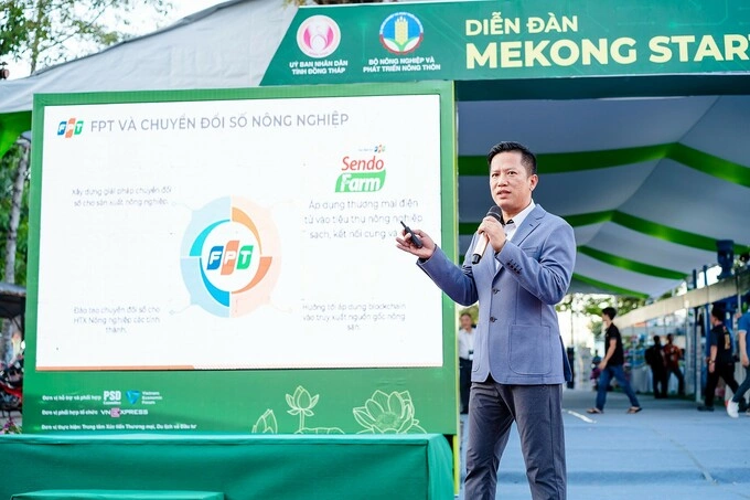 Phó Tổng Giám đốc Sendo Nguyễn Phương Hoàng trình bày tại phiên giới thiệu công nghệ. Ảnh: Vinh Đào