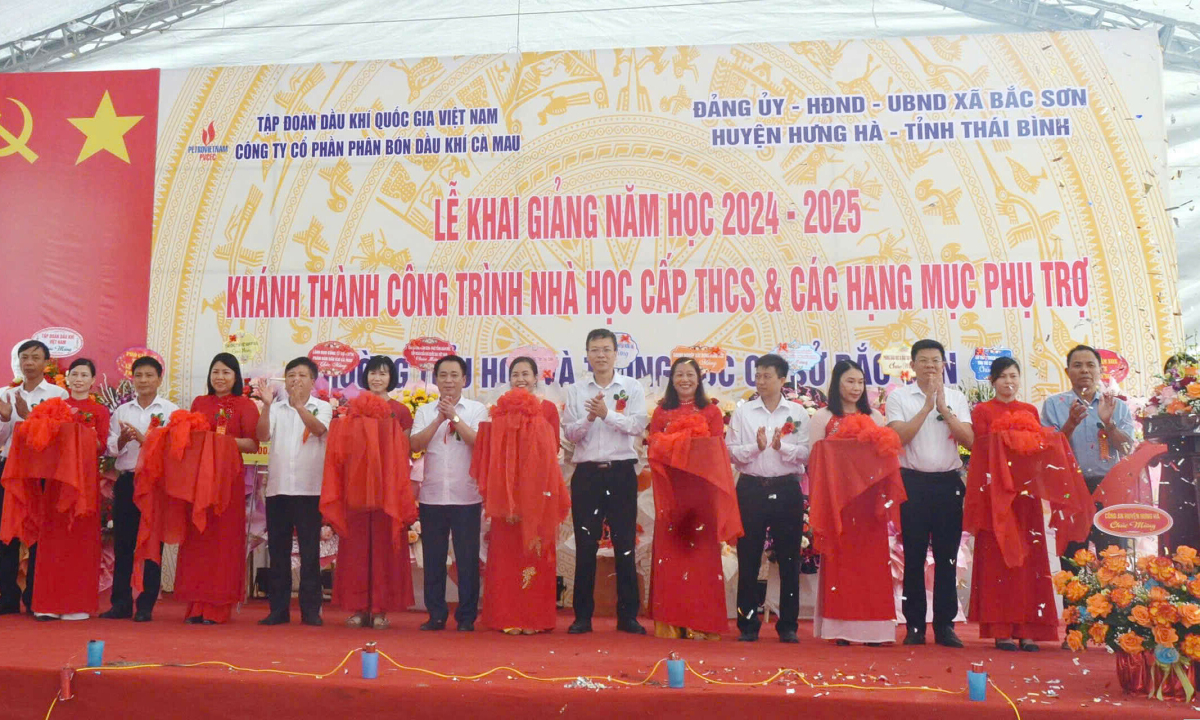 Phân Bón Cà Mau tài trợ 5 tỷ đồng xây trường học