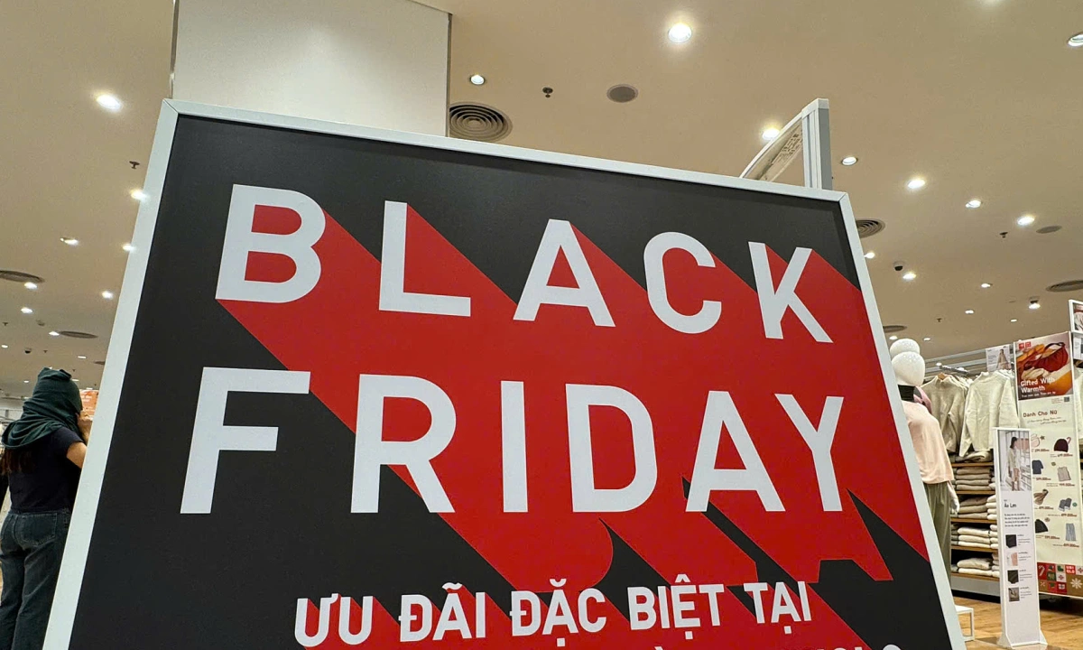 Các thương hiệu lớn đua giảm giá trước Black Friday