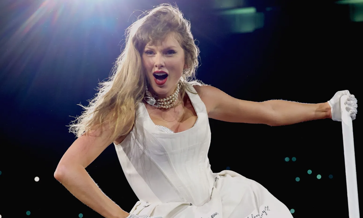 Taylor Swift thu về hơn 2 tỷ USD sau chuyến lưu diễn