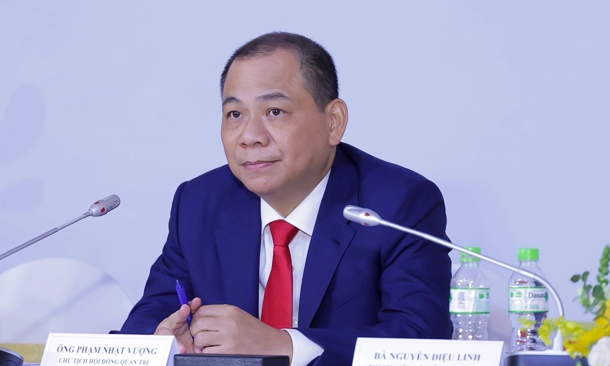 Tỷ phú Phạm Nhật Vượng lọt top 500 người giàu nhất thế giới
