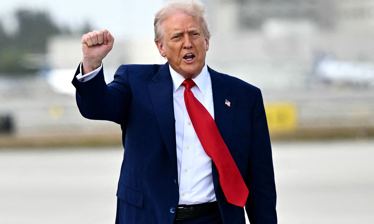 Ông Trump dọa áp thêm thuế 50% với Trung Quốc