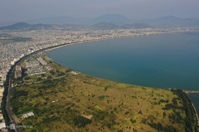 Một góc vịnh Đà Nẵng nhìn từ Dự án khu đô thị Đa Phước vào năm 2023. Ảnh: Nguyễn Đông