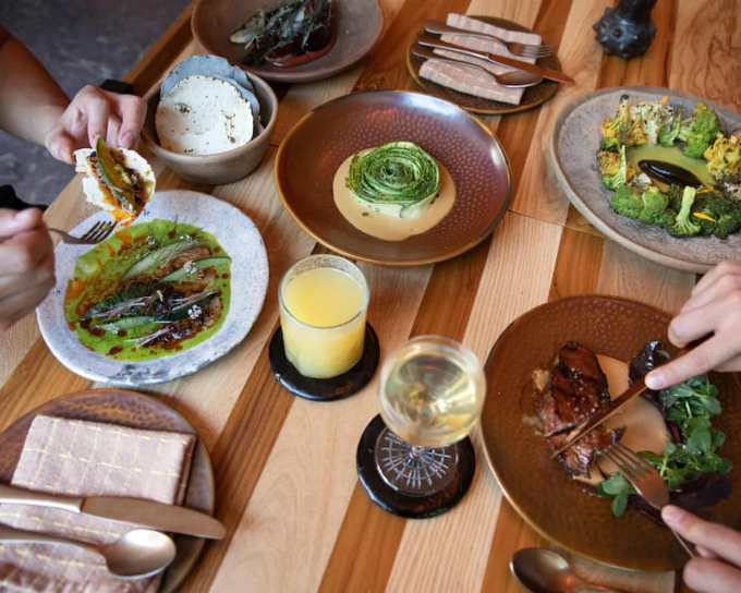 Một số món ăn tại Baldío. Ảnh: The Guardian