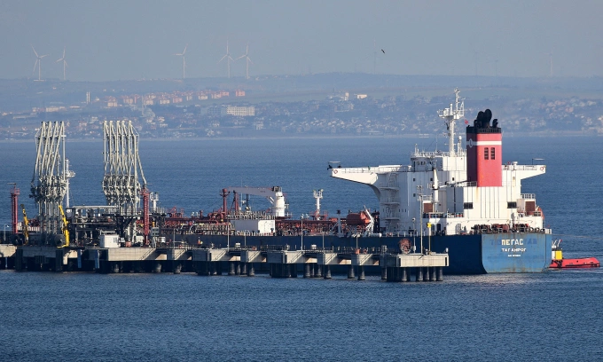 Tàu chở dầu Pegas treo cờ Nga tại Marmara Ereglisi, Thổ Nhĩ Kỳ ngày 16/1.2022. Ảnh: Reuters