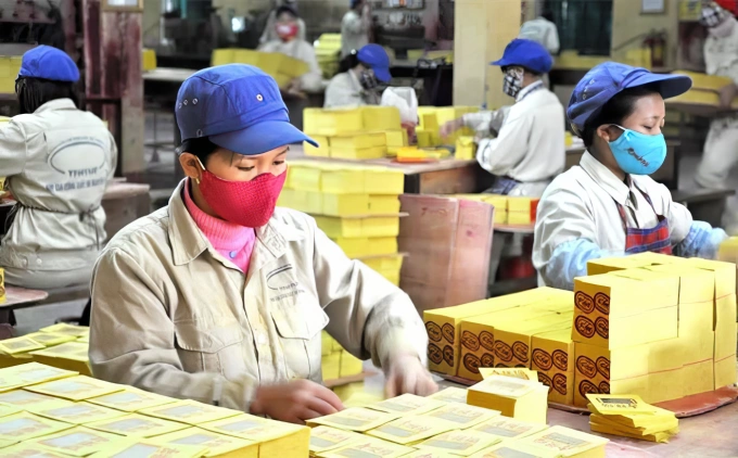 Hoạt động sản xuất giấy vàng mã tại Yfatuf. Ảnh: CAP