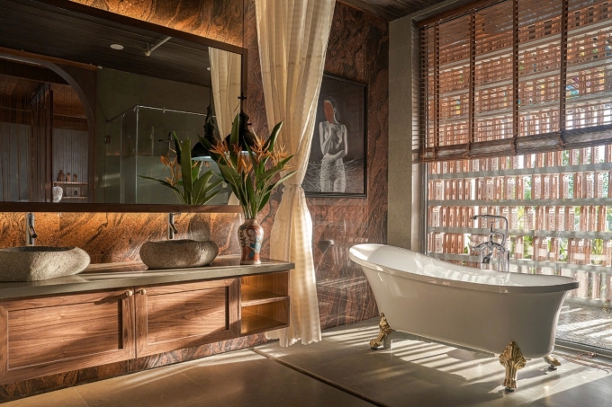 Một không gian nhà tắm tại The Luxury House. Ảnh: Cát Mộc Group