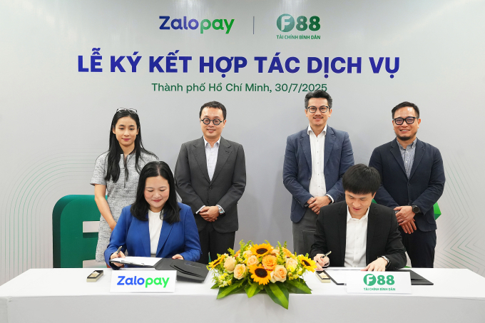 Đại diện hai doanh nghiệp ký hợp tác ngày 30/7. Ảnh: F88