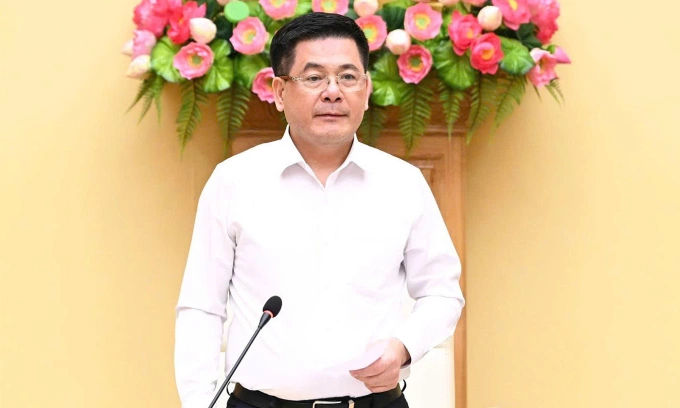 Bộ trưởng Công Thương Nguyễn Hồng Diên phát biểu chỉ đạo tại cuộc họp, ngày 31/7. Ảnh: MOIT