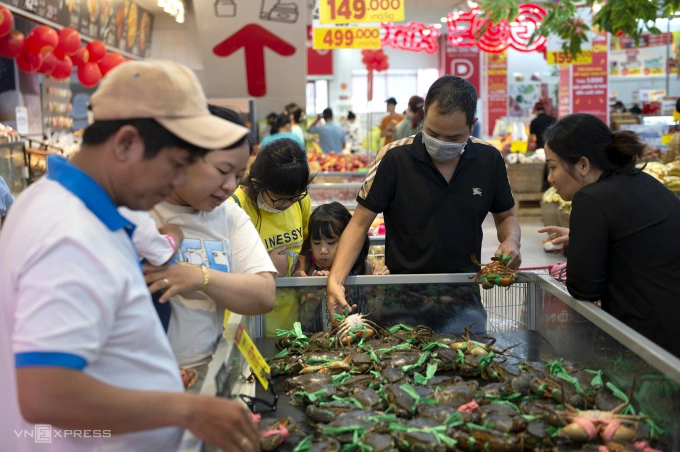 Cua biển bán trong một siêu thị tại TP HCM ngày 18/6/2023. Ảnh: Thanh Tùng
