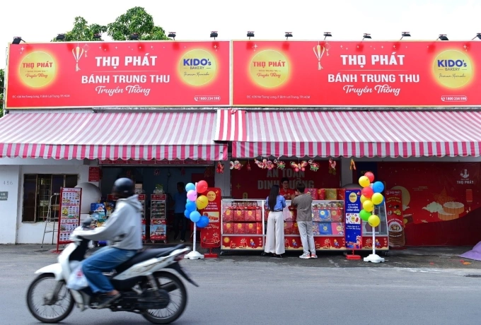 Một cửa hàng bánh trung thu chính hãng miniBAO của KIDO đã mở bán từ cuối tháng 7. Ảnh: KIDO