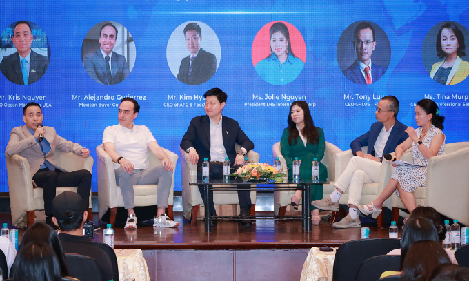 Các chuyên gia tại buổi tọa đàm ngày 5/8. Ảnh ban tổ chức