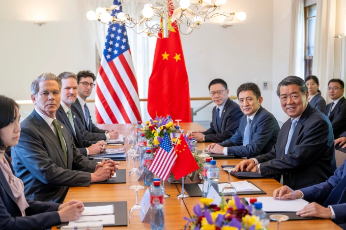 Đoàn đàm phán Mỹ và Trung Quốc trong cuộc họp tại Geneva, Thụy Sĩ, ngày 11/5. Ảnh: Reuters