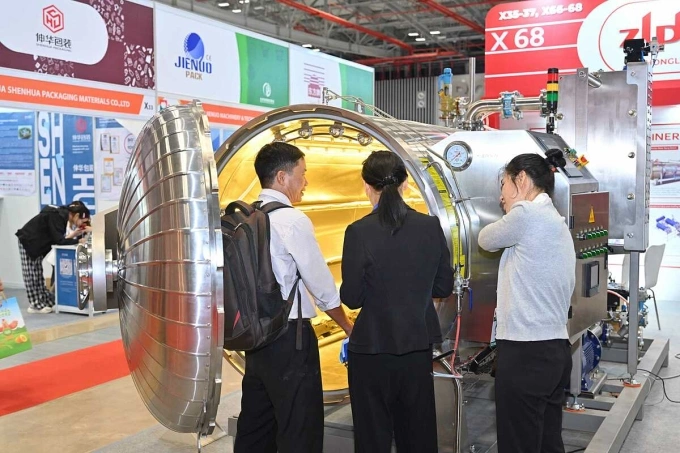 Khu vực trưng bày máy móc trong ngành thực phẩm. Ảnh: Vinexad