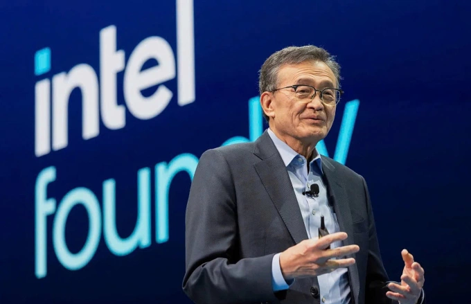 CEO của Intel, ông Lip-Bu Tan, phát biểu tại Hội nghị Công nghệ Sản xuất thường niên diễn ra ngày 29/4. Ảnh: Reuters.