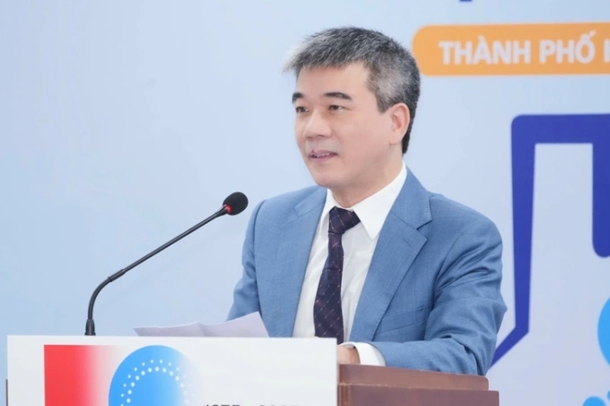Ông Ngô Trung Dũng, Phó Tổng Thư ký Hiệp hội Bảo hiểm (IAV) tại toạ đàm 7/8. Ảnh: TTO