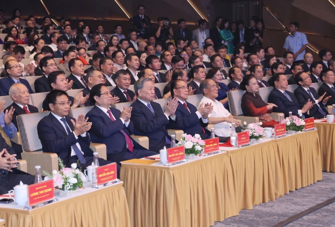 Tổng Bí thư Tô Lâm, Thủ tướng Phạm Minh Chính và các đại biểu tham dự kỷ niệm 80 năm ngành tài chính, ngày 8/8. Ảnh: MOF
