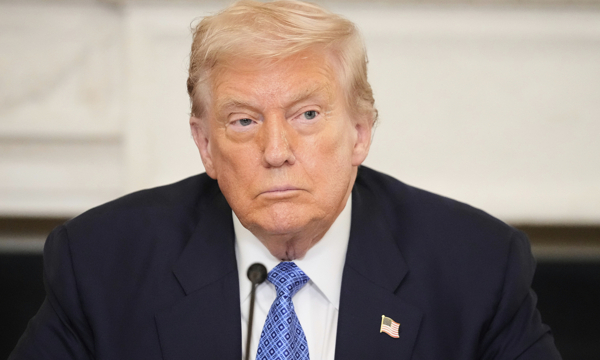 Ông Trump hoãn áp thuế với Trung Quốc thêm 90 ngày
