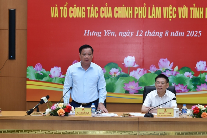 Phó Bí thư Tỉnh ủy, Chủ tịch UBND tỉnh Hưng Yên Nguyễn Khắc Thận phát biểu tại cuộc làm việc, ngày 12/8. Ảnh: VGP