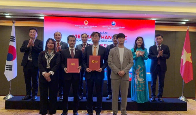Trong khuôn khổ tọa đàm, lễ trao đổi văn kiện hợp tác quan trọng giữa Tổng công ty VTC và T3 Entertaiment hứa hẹn sẽ mở ra giai đoạn phát triển mới cho doanh nghiệp văn hóa.