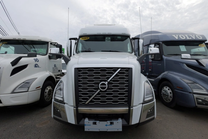 Một mẫu xe Volvo được bán tại Linden, New Jersey, Mỹ, ngày 23/5/2022. Ảnh: Reuters