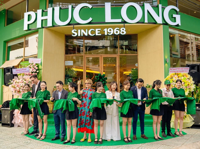 Cửa hàng mang nhận diện mới tại 285 Cách Mạng Tháng Tám. Ảnh: Phúc Long