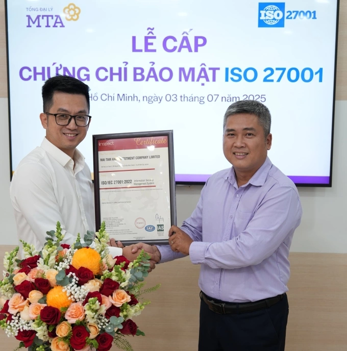 Lễ trao chứng chỉ an toàn thông tin tổ chức đầu tháng 7. Ảnh: Mai Tâm Anh