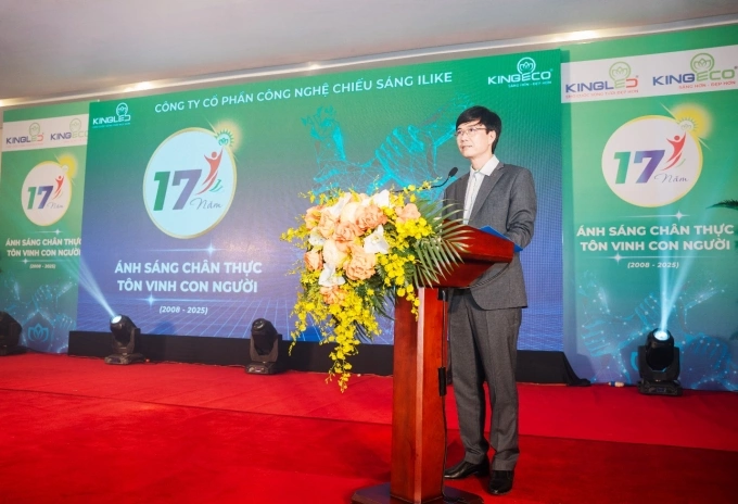 Ông Nguyễn Xuân Tuấn, Chủ tịch Hội đồng quản trị, Tổng giám đốc Công ty cổ phần Công nghệ chiếu sáng ILike, phát biểu tại sự kiện kỷ niệm 17 năm thành lập. Ảnh: ILike