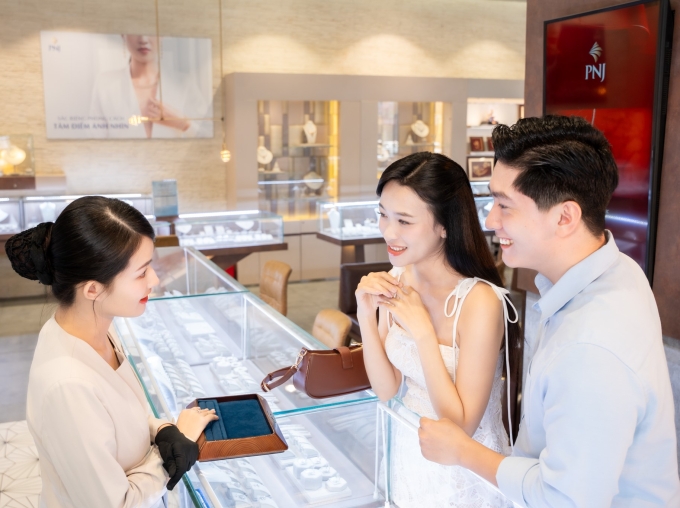 PNJ được ghi nhận đứng đầu top doanh nghiệp bán lẻ nộp ngân sách lớn nhất. Ảnh: Việt Hùng