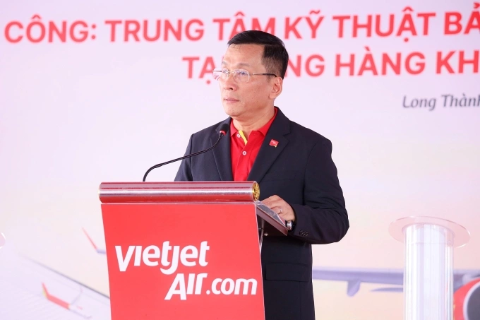 Tổng Giám đốc Vietjet Đinh Việt Phương, phát biểu công bố lễ khởi công Trung tâm kỹ thuật bảo dưỡng tàu bay tại Long Thành. Ảnh: Tài Nguyễn