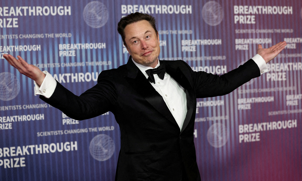 Cuộc chơi lương thưởng của Elon Musk
