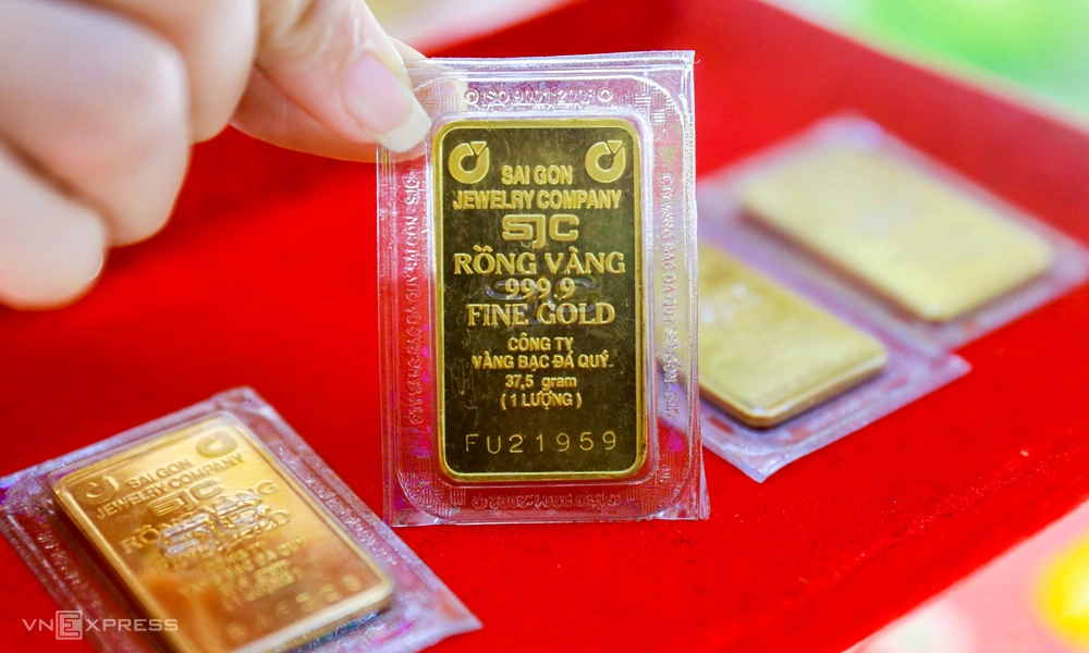 Giá vàng miếng trong nước gần 127 triệu đồng một lượng