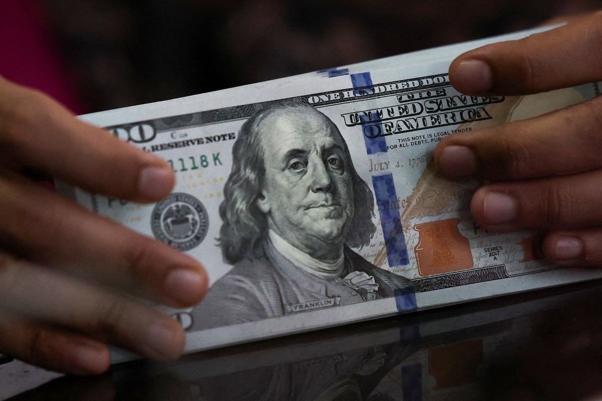 USD mất giá khi ông Trump sa thải thống đốc Fed