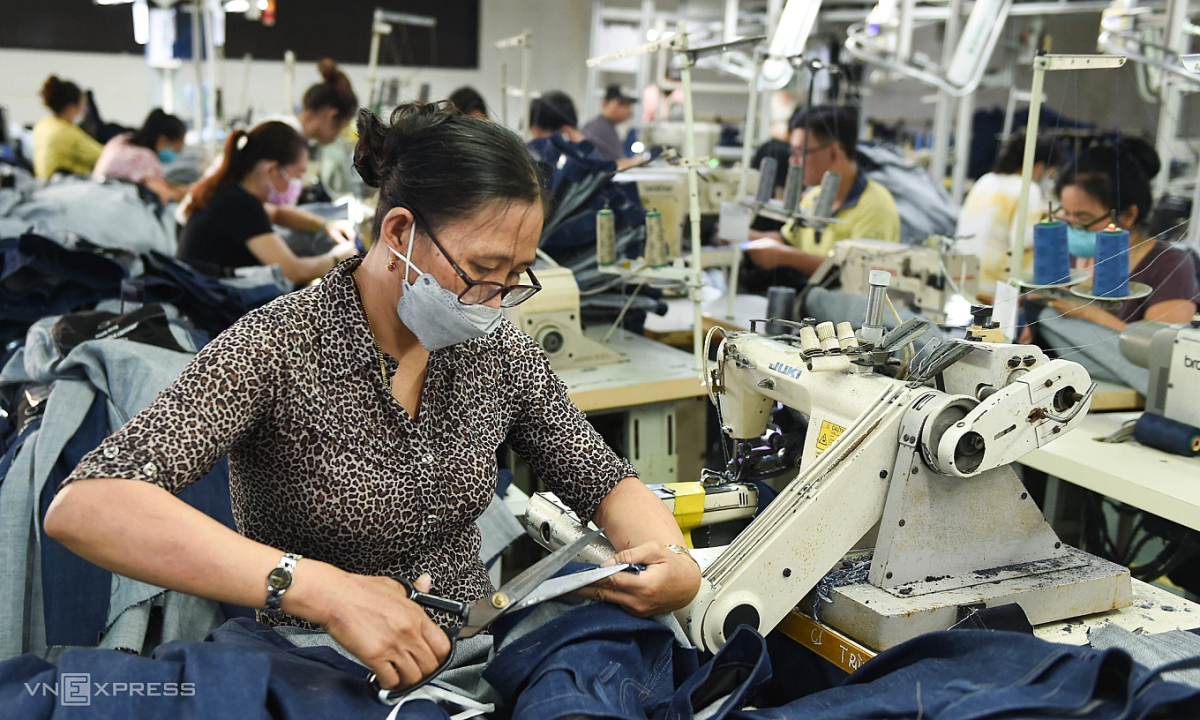 Nhiều doanh nghiệp dệt may tuyển dụng trở lại