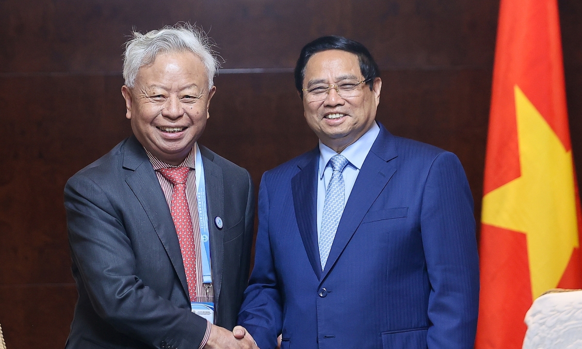 Thủ tướng đề nghị Ngân hàng AIIB hỗ trợ Việt Nam vốn làm đường sắt